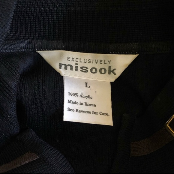 Exclusively Misook | Zebra Print Knit Zip Cardigan - Picture 6 of 7